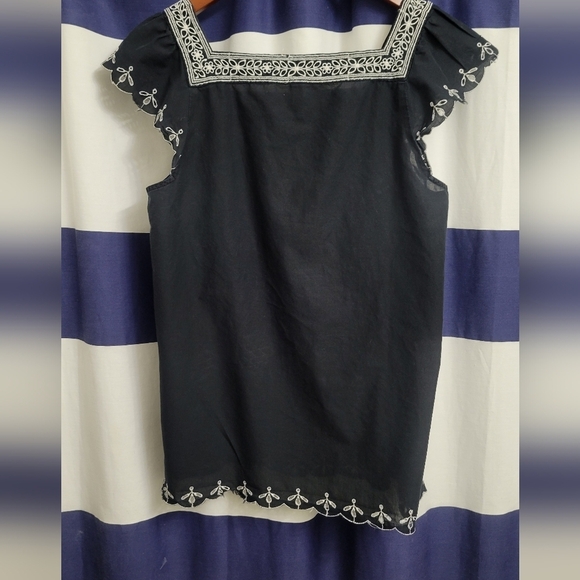 🖤 LOFT Black Blouse with White Embroidery – Elegant & Timeless | Size 10 - Picture 3 of 6